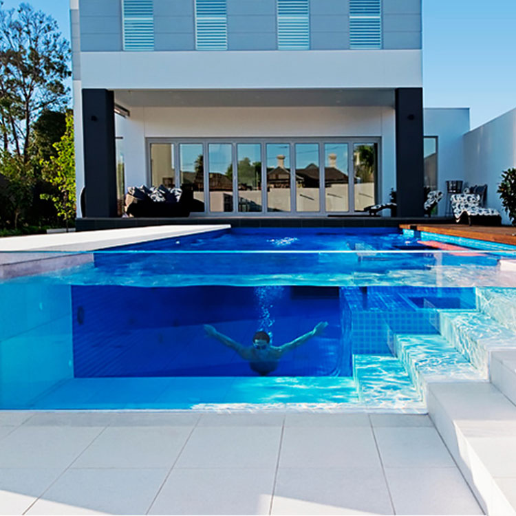 piscina de vidro acr&iacute;lico
