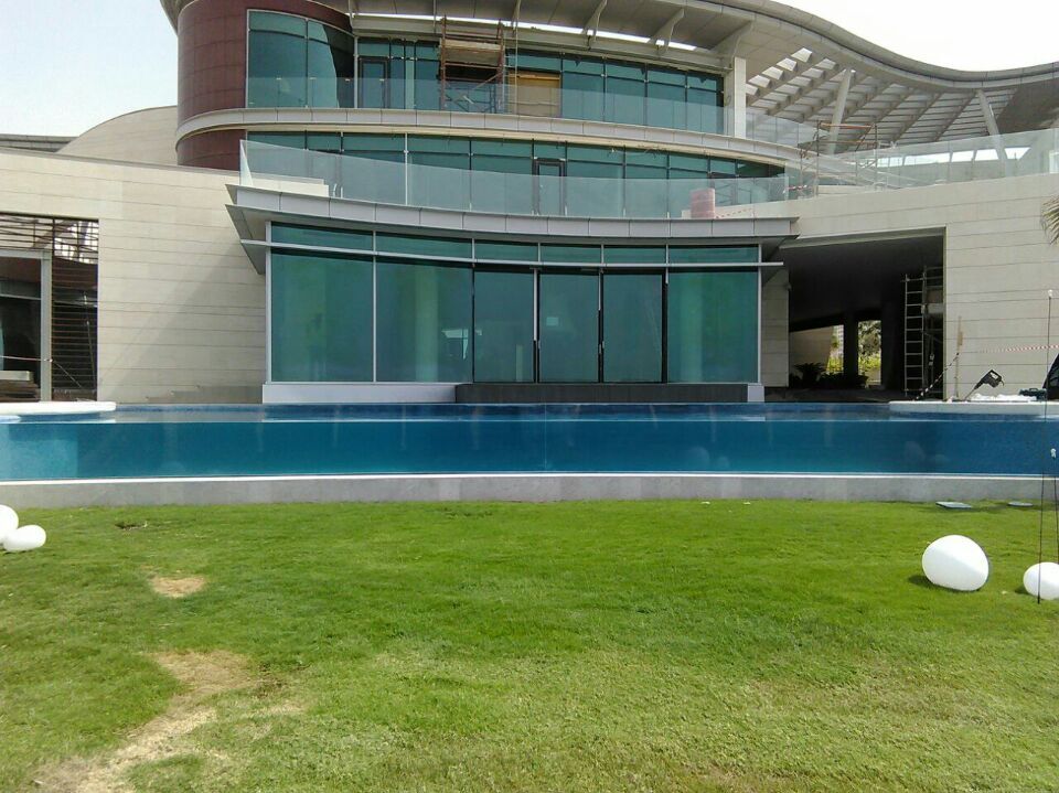 Piscina acr&iacute;lica de luxo - LEYU