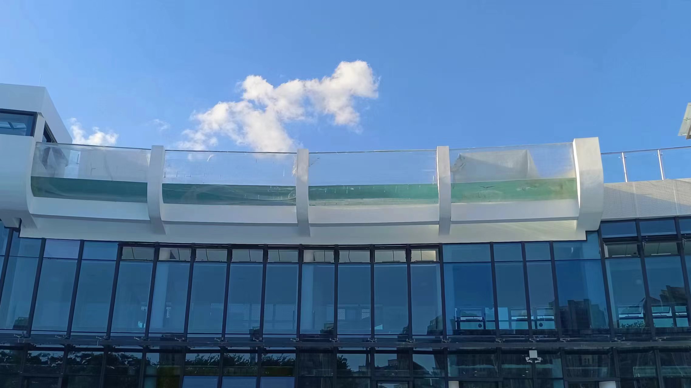 Piscina acr&iacute;lica - instala&ccedil;&atilde;o