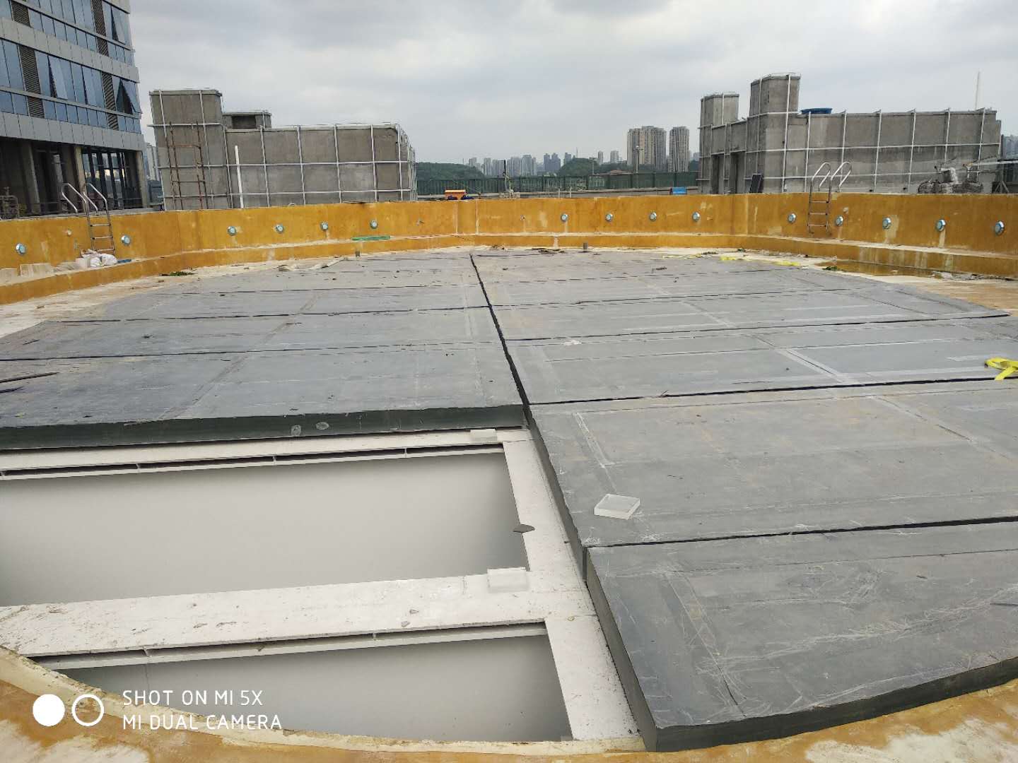 Piscina acr&iacute;lica - instala&ccedil;&atilde;o LEYU