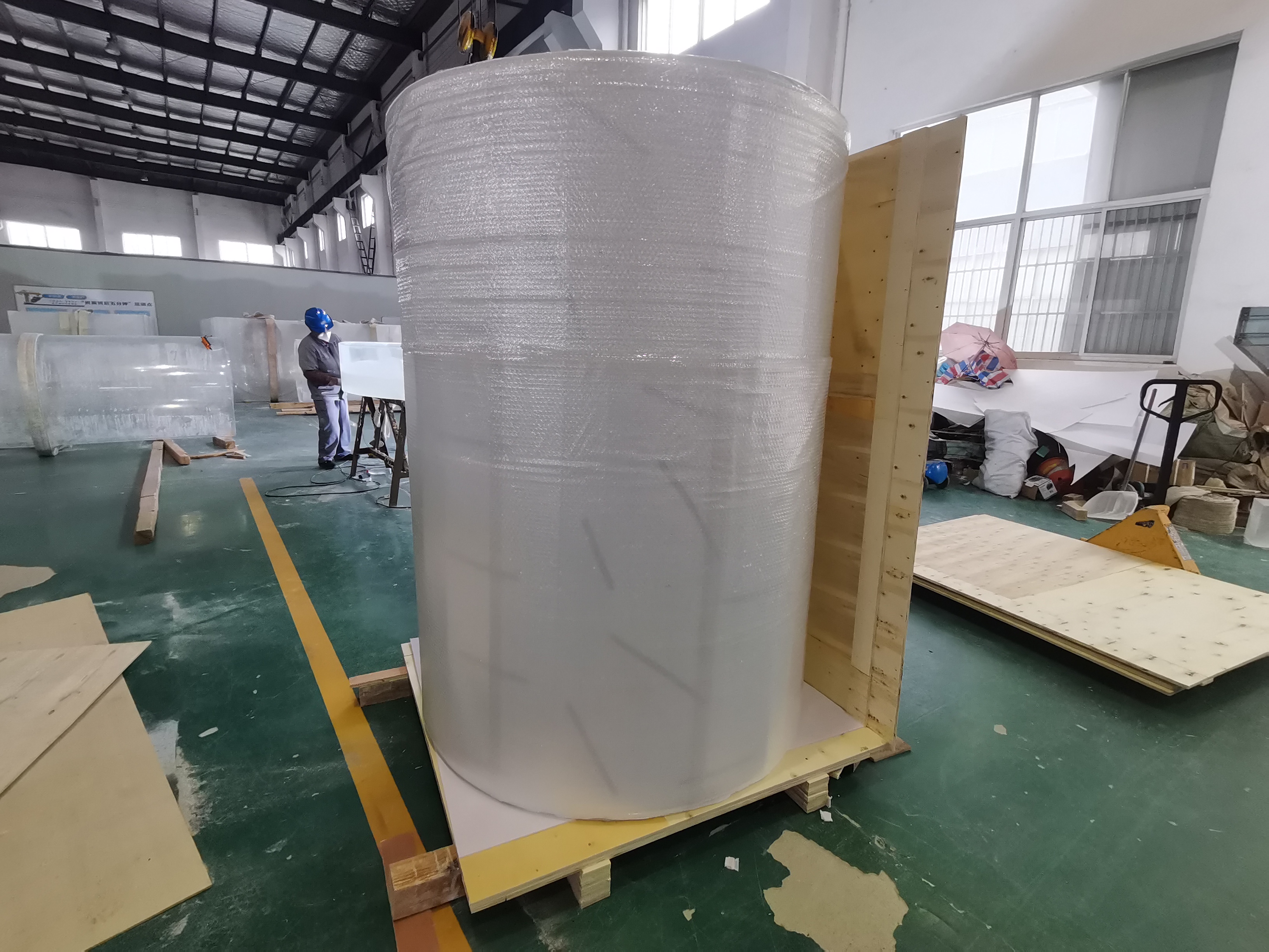 Aqu&aacute;rio cil&iacute;ndrico acr&iacute;lico - LEYU INSTALLATION