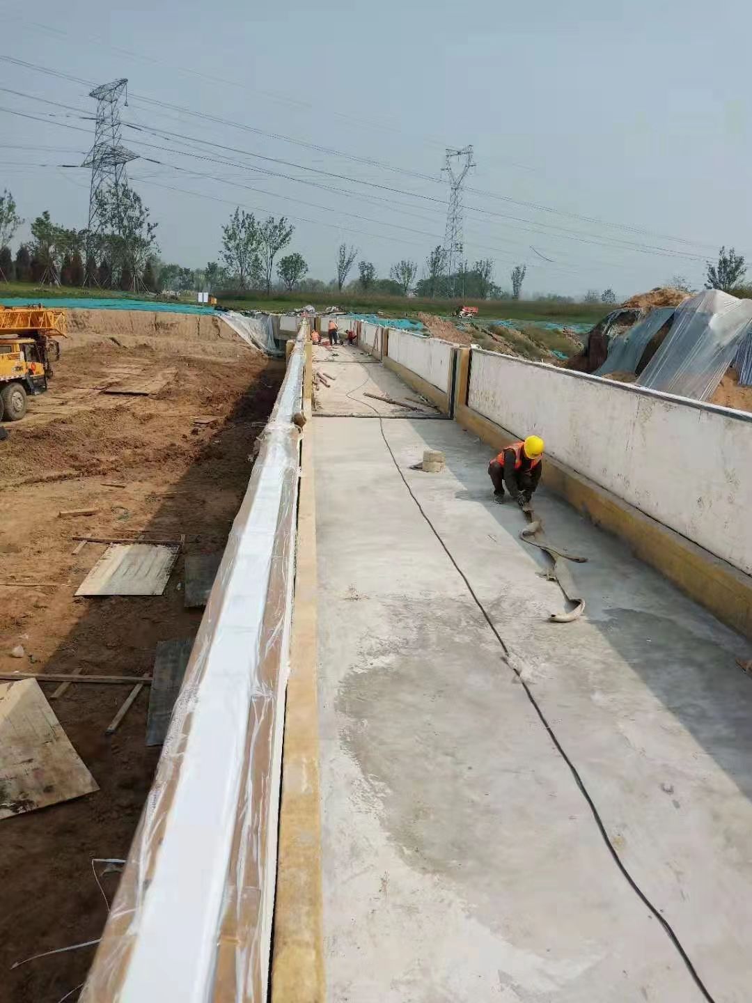 Piscina acr&iacute;lica - instala&ccedil;&atilde;o LEYU