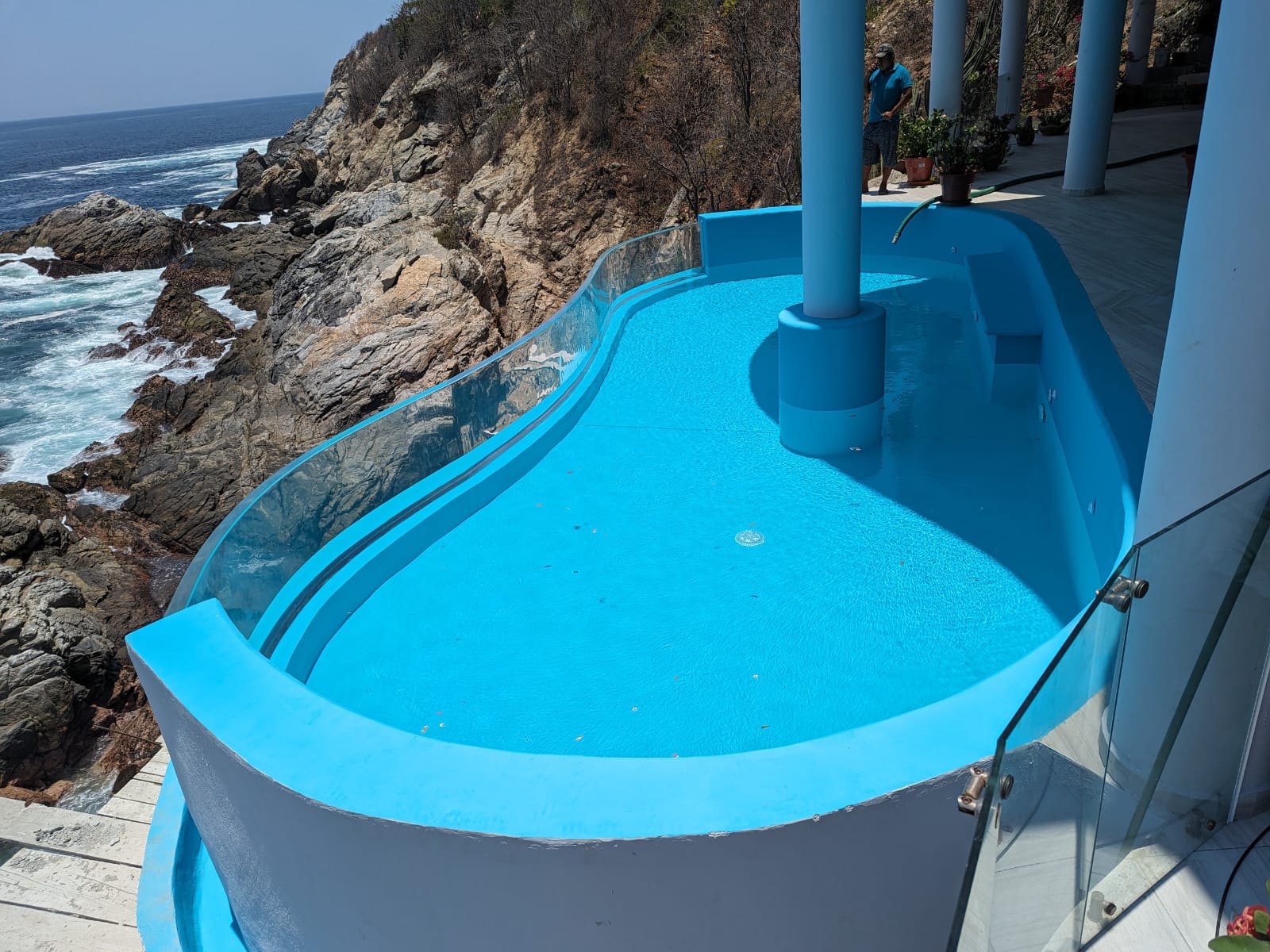 Parede de piscina em acr&iacute;lico - LEYU