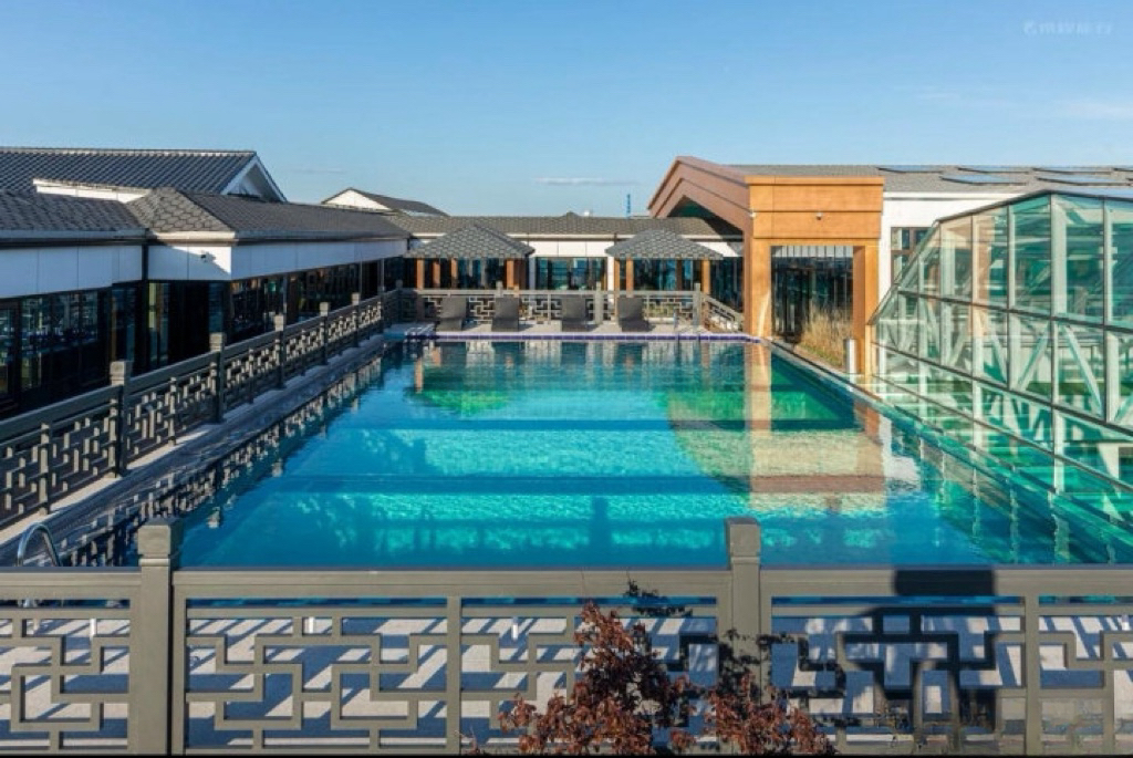 Piscina acr&iacute;lica de luxo - LEYU