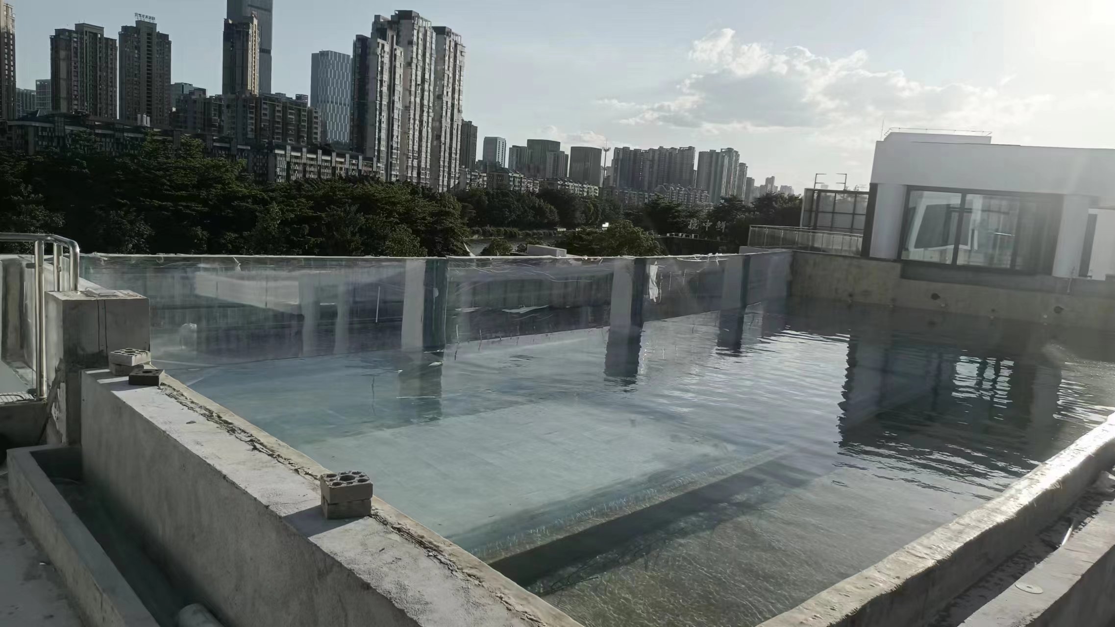 Piscina acr&iacute;lica - instala&ccedil;&atilde;o
