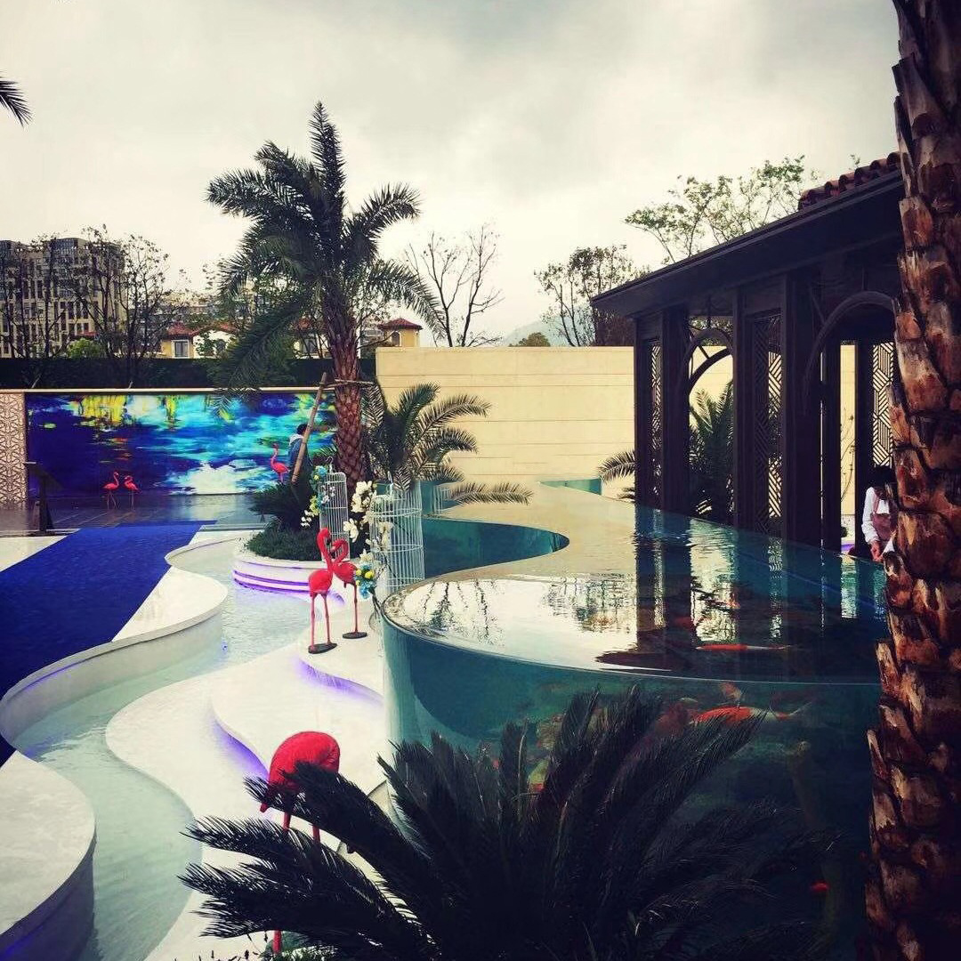 Painel acr&iacute;lico para piscina - LEYU 