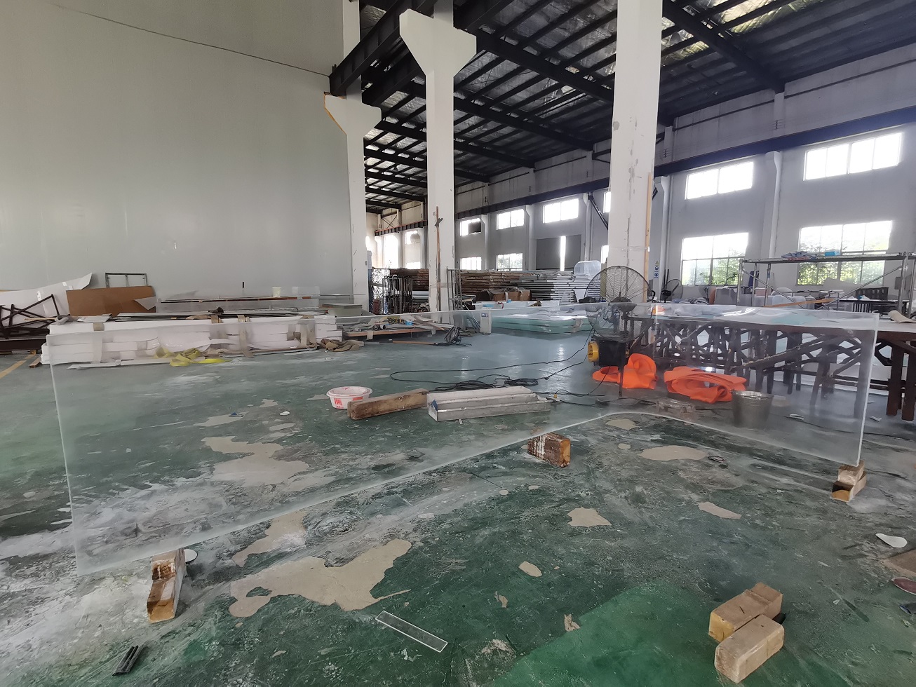 Piscinas em forma de L - escolhendo o formato da sua futura piscina Siga Leyu Aquarium Acrílico Factory - Leyu