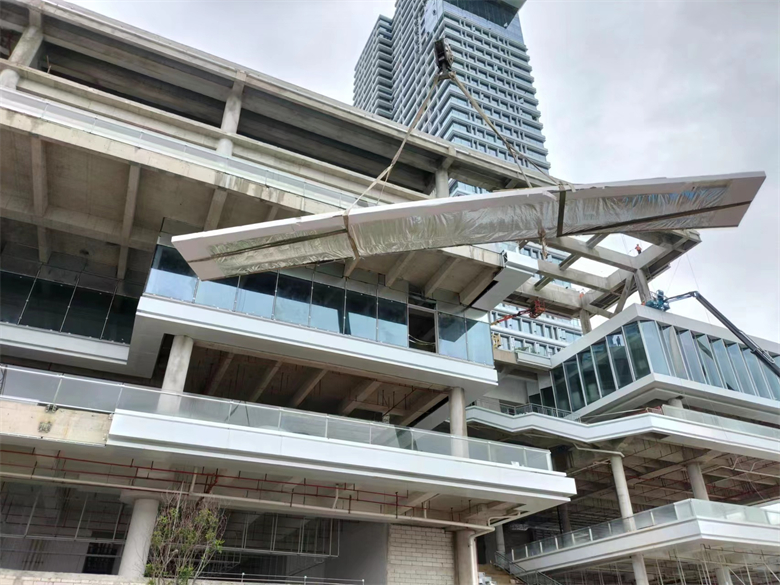 Fabricante e instalador de parede de piscina em acrílico transparente Especialista em construção de piscinas em acrílico - Leyu