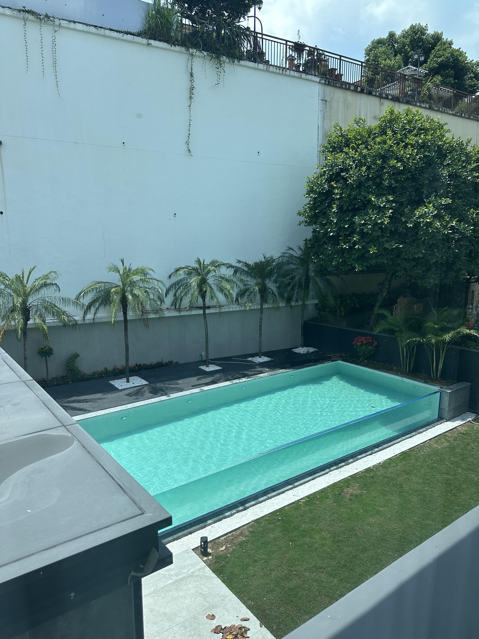 Descubra o que há de melhor em luxo: compre designs de piscinas de acrílico na Leyu Acrílico Factory