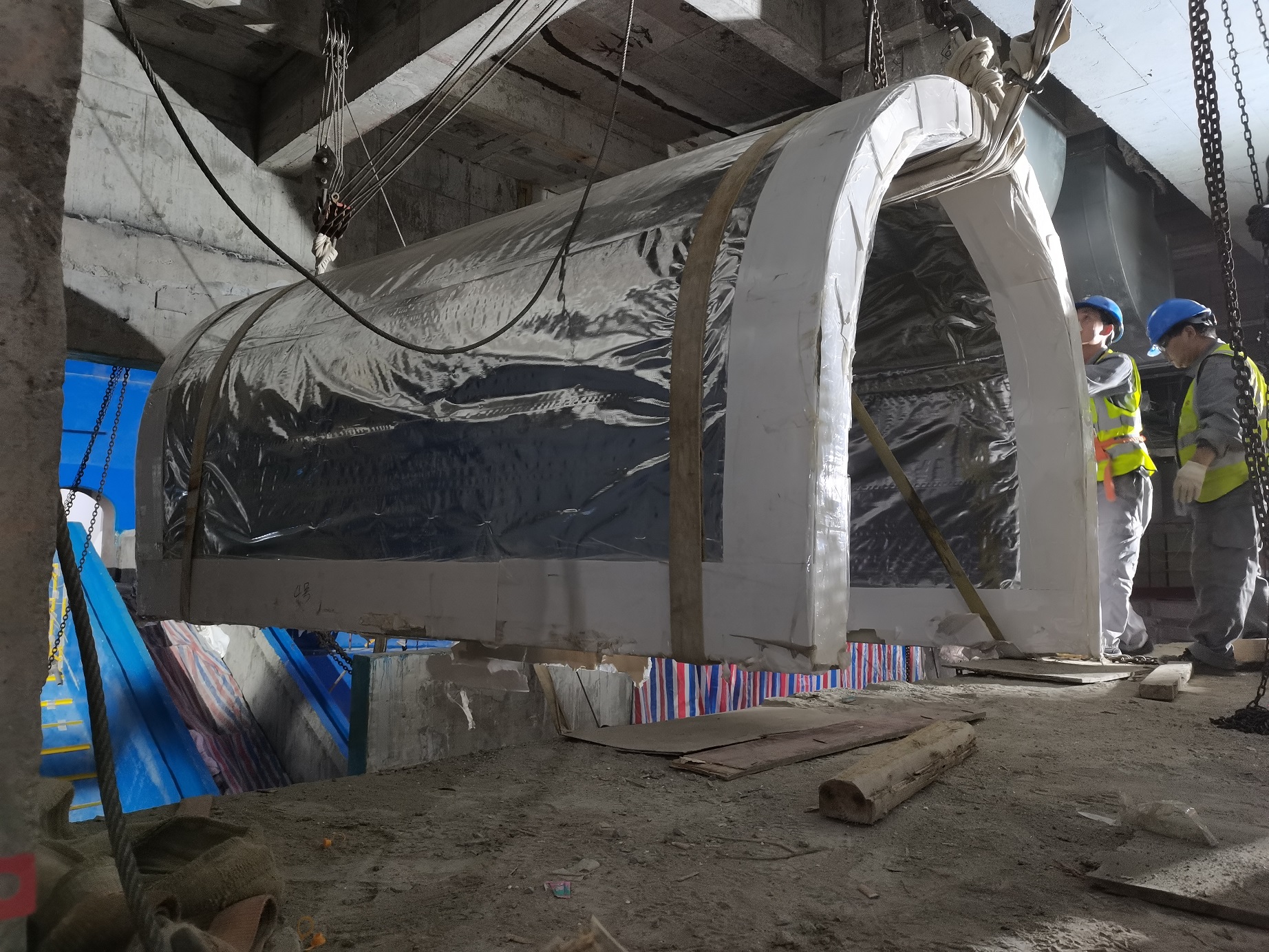 O aquário túnel perto de nós é feito de folhas de acrílico Leyu - Leyu 